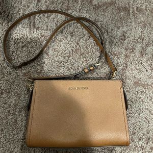 Michael Kors Crossbody Bag tan